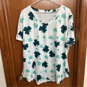 Clover V-neck T-shirt Size 2XL
